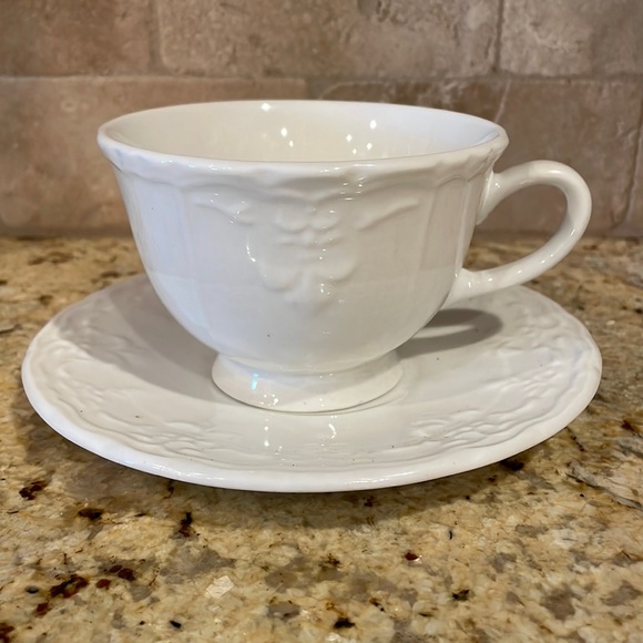 Tabletops Unlimited Dining Set Of 2 Creamy White Versailles Tabletops Unlimited Cup And